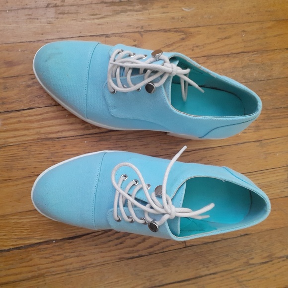 Urban Outfitters Platform Shoes - Picture 3 of 5